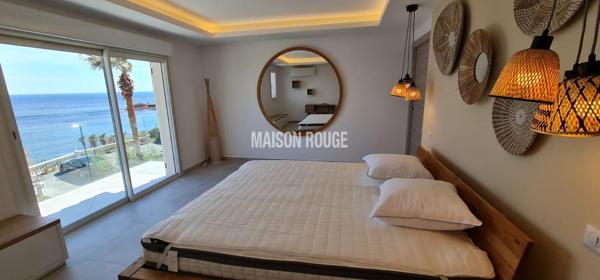 Saint-Raphaël : Villa contemporaine d'exception avec vue mer panoramique et piscine à débordement »