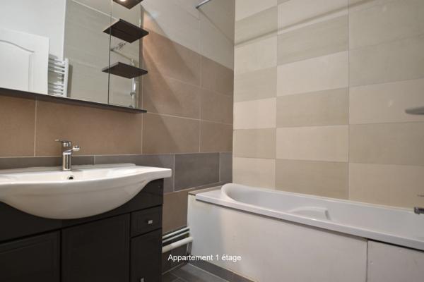 Maison à vendre 12 pièces SAINT DENIS LES BOURG (01)