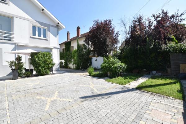 Maison à vendre 12 pièces SAINT DENIS LES BOURG (01)