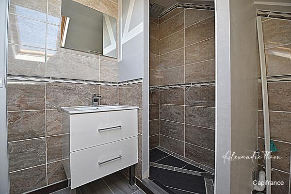 Maison à vendre 12 pièces SAINT DENIS LES BOURG (01)