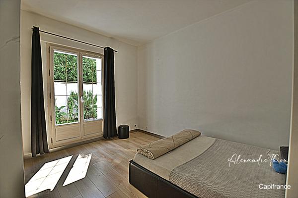 Maison à vendre 12 pièces SAINT DENIS LES BOURG (01)