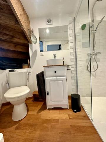 Ensemble de 3 maisons de ville  à pont L'Evêque