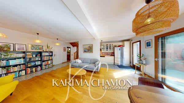 Maison
         5 pièces
        - 95 m² 499 000 € *