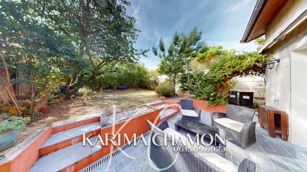 Maison
         5 pièces
        - 95 m² 499 000 € *