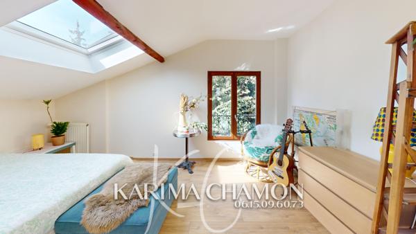 Maison
         5 pièces
        - 95 m² 499 000 € *