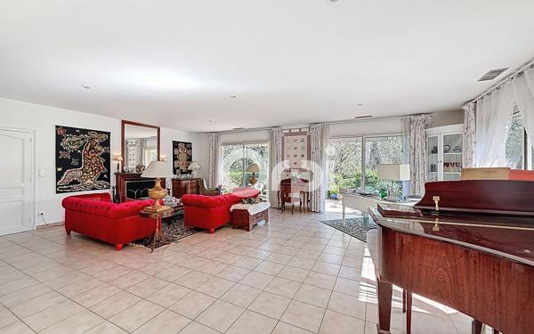 Maison à vendre    5 pièces •  Elne