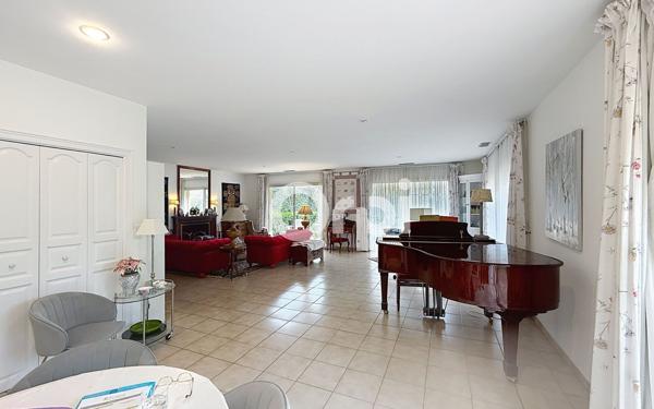 Maison à vendre    5 pièces •  Elne