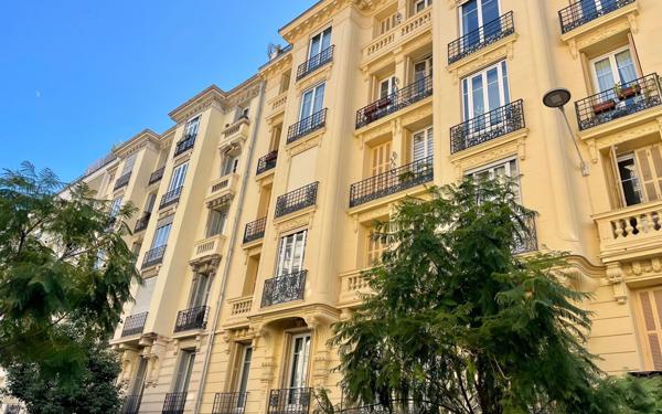 Appartement à vendre    4 pièces • 107 m2 Nice