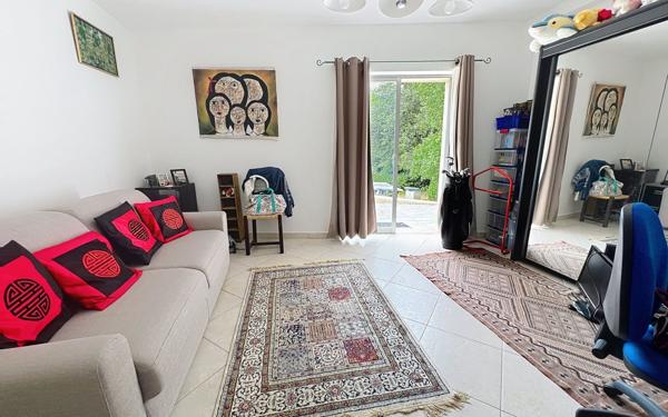 Maison à vendre    6 pièces • 245 m2 Roquefort-les-Pins