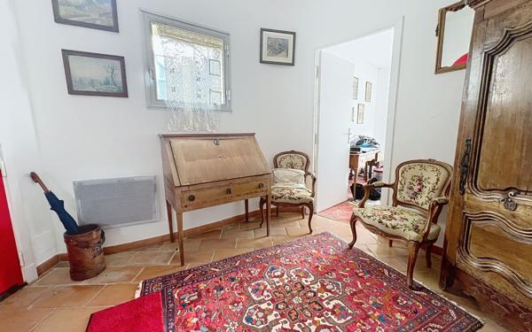 Maison à vendre    6 pièces • 245 m2 Roquefort-les-Pins