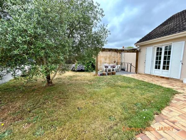 Maison lumineuse avec sous sol