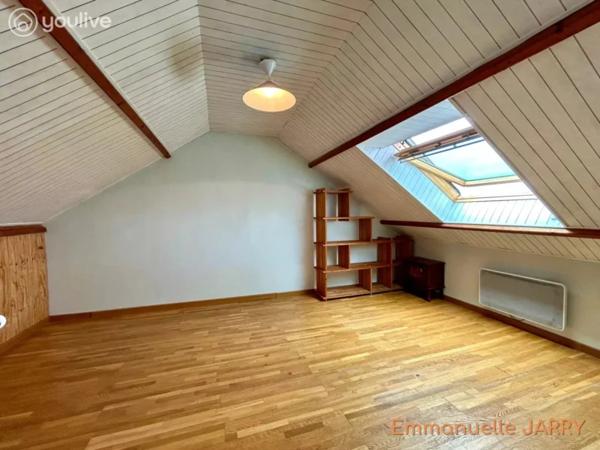 Maison lumineuse avec sous sol