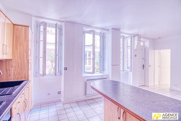 Versailles Notre Dame Appartement 2 pièces 35 m2 €265 000 ** - Référence 25428