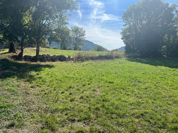 Terrain Entrepierres 1500 m2