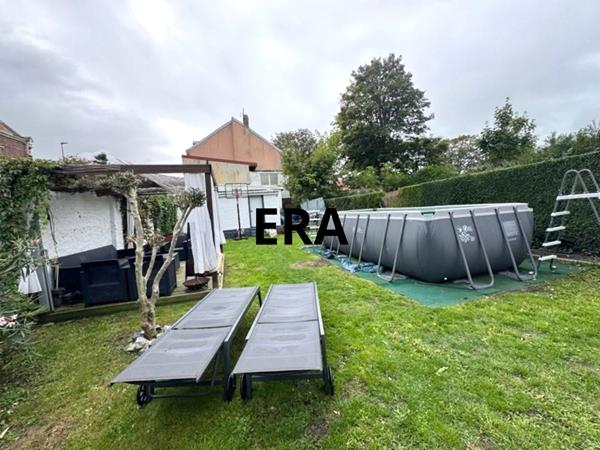 Maison semi-mitoyenne 4 chambres + 1 dressing / Jardin et Garage