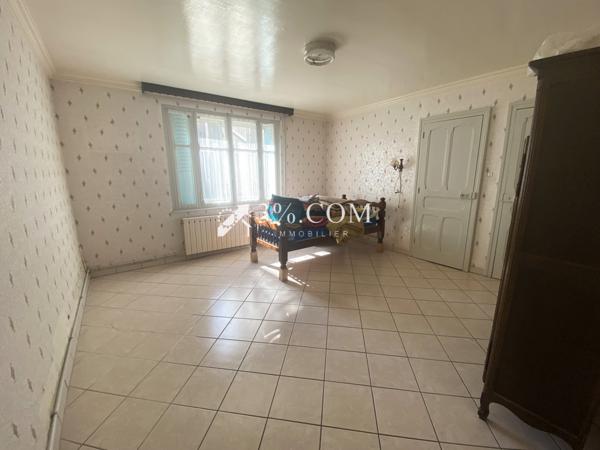 Maison 8 pièce(s) 5 chambre(s) 230 m²