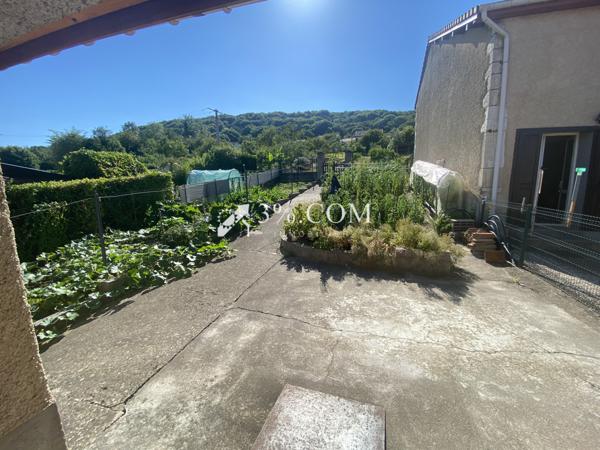 Maison 8 pièce(s) 5 chambre(s) 230 m²