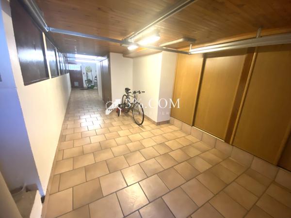 Maison 8 pièce(s) 5 chambre(s) 230 m²