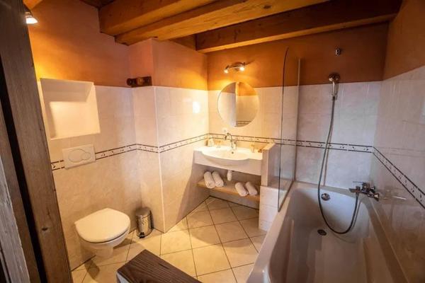 Chalet 168m² utile à La Plagne 1800 – Écrin alpin pour 11 convives avec jacuzzi & vue Mont Blanc