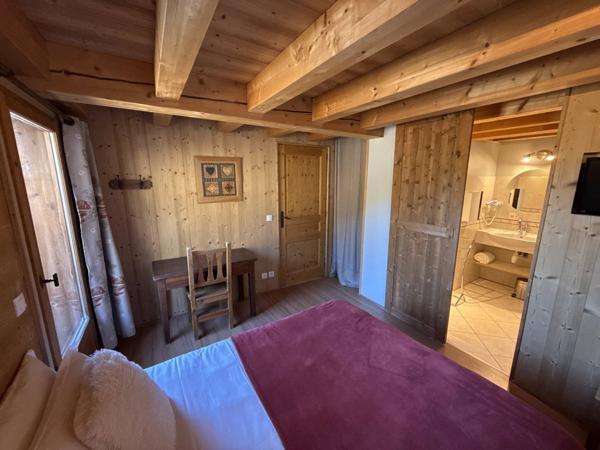 Chalet 168m² utile à La Plagne 1800 – Écrin alpin pour 11 convives avec jacuzzi & vue Mont Blanc