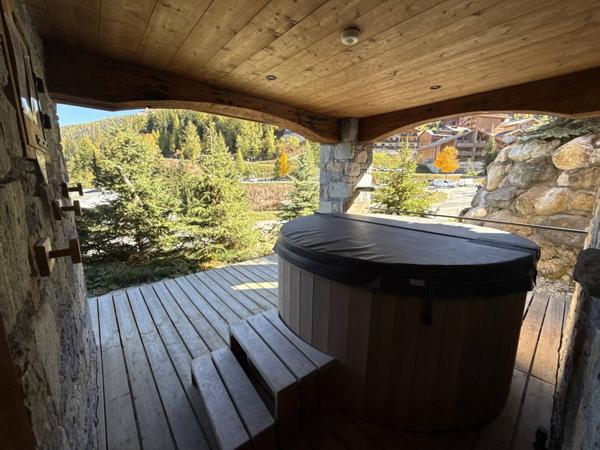 Chalet 168m² utile à La Plagne 1800 – Écrin alpin pour 11 convives avec jacuzzi & vue Mont Blanc