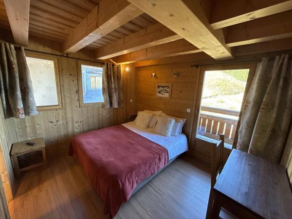 Chalet 168m² utile à La Plagne 1800 – Écrin alpin pour 11 convives avec jacuzzi & vue Mont Blanc