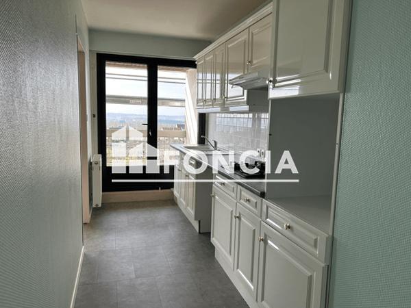 Location Appartement 4 pièces 88.4 m² - 32 RUE DE LA LOIRE Gien 45500