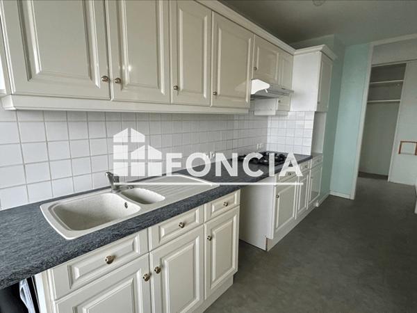 Location Appartement 4 pièces 88.4 m² - 32 RUE DE LA LOIRE Gien 45500