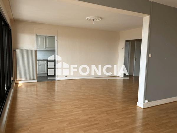 Location Appartement 4 pièces 88.4 m² - 32 RUE DE LA LOIRE Gien 45500