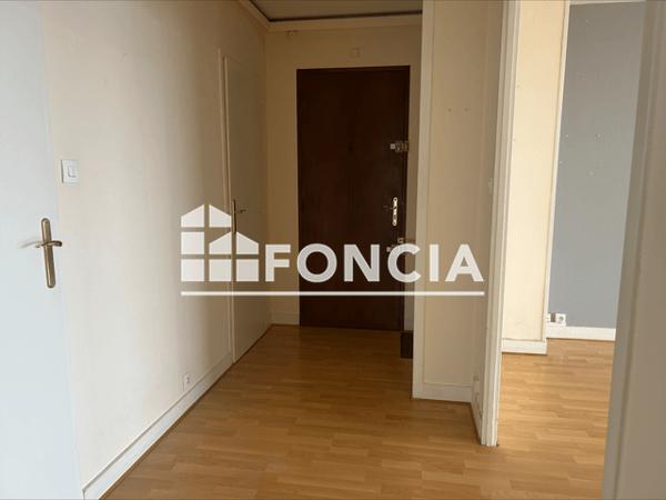 Location Appartement 4 pièces 88.4 m² - 32 RUE DE LA LOIRE Gien 45500