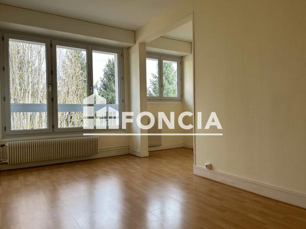 Location Appartement 4 pièces 88.4 m² - 32 RUE DE LA LOIRE Gien 45500