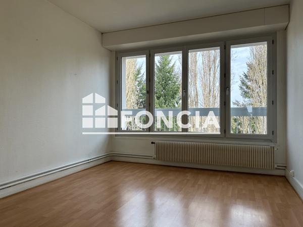 Location Appartement 4 pièces 88.4 m² - 32 RUE DE LA LOIRE Gien 45500