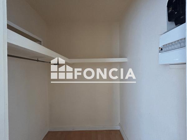 Location Appartement 4 pièces 88.4 m² - 32 RUE DE LA LOIRE Gien 45500