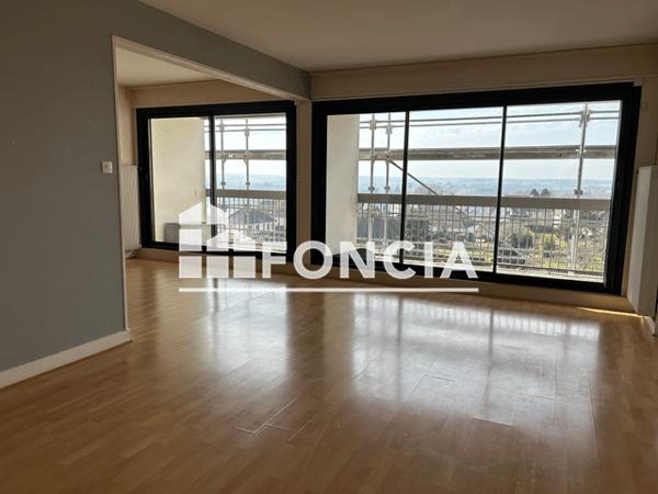 Location Appartement 4 pièces 88.4 m² - 32 RUE DE LA LOIRE Gien 45500