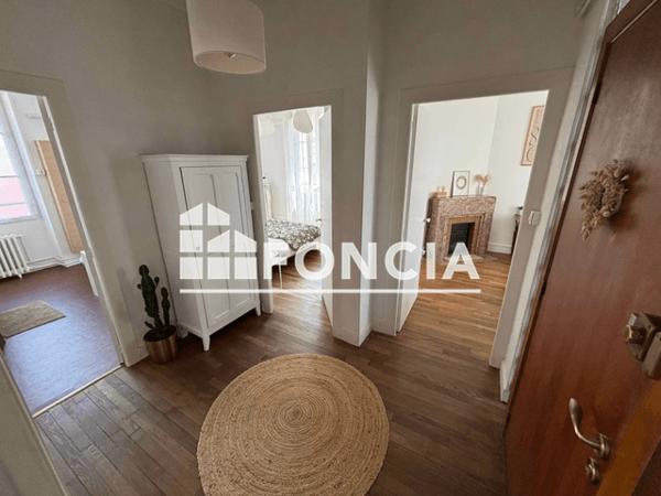 Location Appartement meublé 3 pièces 78.71 m² - 6 RUE JEANNE D'ARC Blois 41000