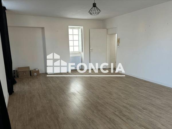 Location Appartement 3 pièces 70 m² - 4 ALLEE DU DR GASTELLIER Montargis 45200