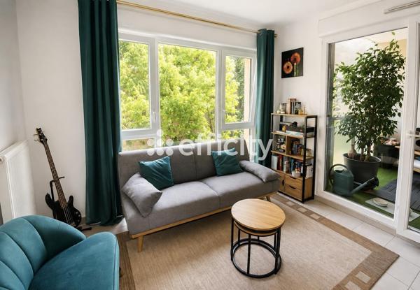 Appartement
         2 pièces
        - 38 m² 185 000 € *