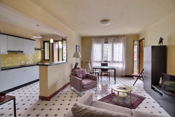 Aix-en-Provence centre-ville - Secteur Rotonde - Appartement lumineux - 3 pièce(s) 67 m2 - au calme absolu - ascenseur - balcons - cave.