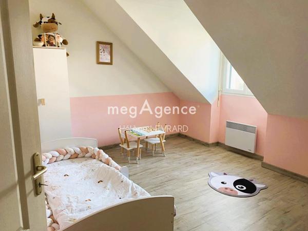 Maison à Sainte-Suzanne-et-Chammes, 53270 - 6 pièces 99m²