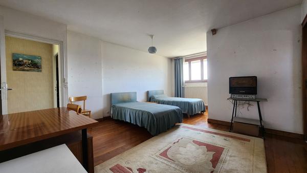 MAISON SUR SOUS-SOL - QUARTIER OUEST