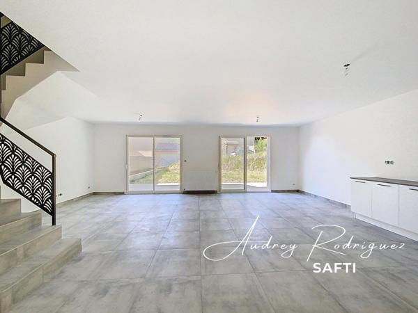 Maison jumelée neuve 2026 avec jardin