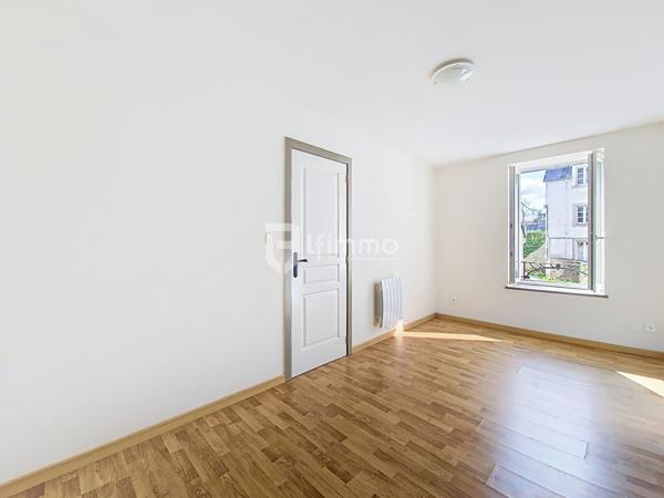 Maison de 4 pièces, 73 m² à Plonévez-du-Faou (29530)