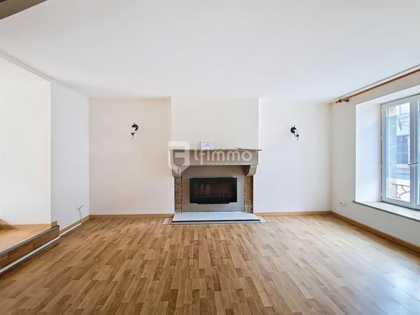 Maison de 4 pièces, 73 m² à Plonévez-du-Faou (29530)