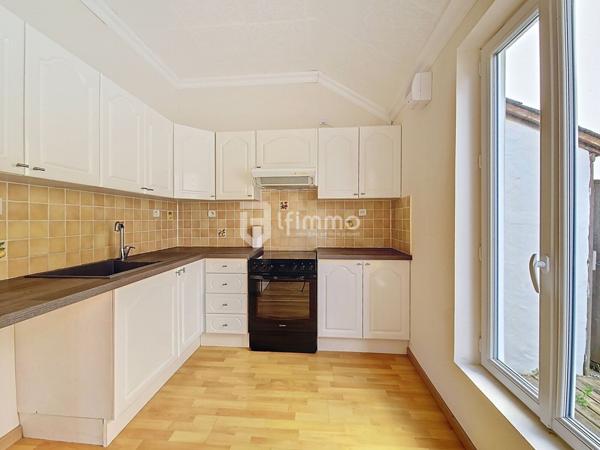 Maison de 4 pièces, 73 m² à Plonévez-du-Faou (29530)