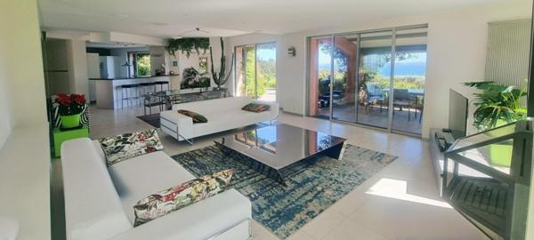 Exclusivité en Provence - 2 maisons vue mer - 10 pièce(s) 372 m2