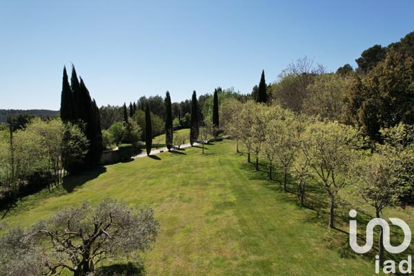 Maison à vendre 8 pièces 502 m² Lambesc