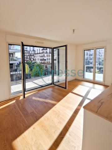 RUEIL-MALMAISON Plateau -belles prestations pour cet appartement S/O