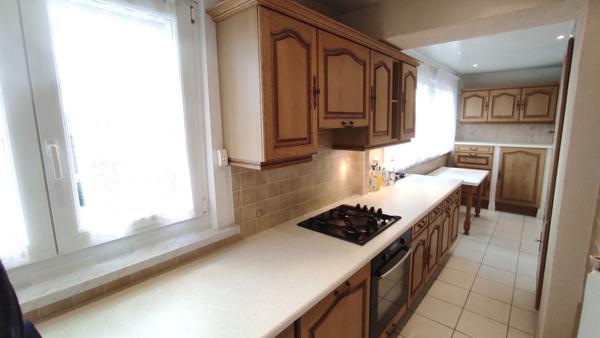 Appartement Lomme de type 4 - garage - remise - lumineux - proche des commodités - bon état général