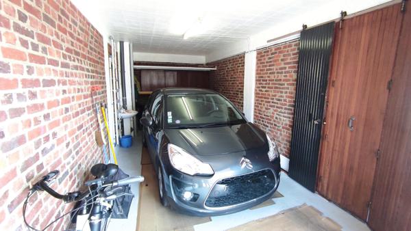 Appartement Lomme de type 4 - garage - remise - lumineux - proche des commodités - bon état général