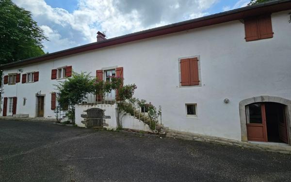 Maison à vendre    7 pièces •  Saint-Palais